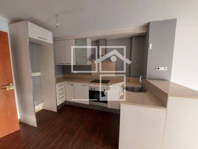 Local en Enric Prat de la Riba, Vic Barcelona